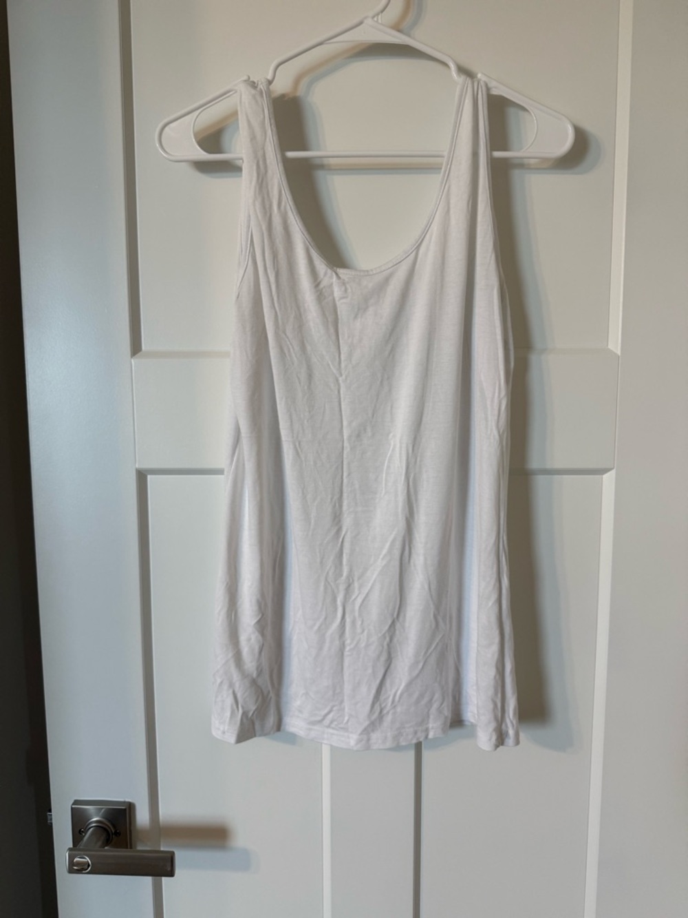Women’s Scoop Neck Tank Top with Open Back - Black & White Set - Picture 6 of 9